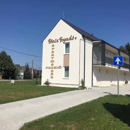 Fonix Apartman Lenti Buitenkant foto