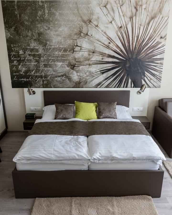 Fonix Apartman Lenti Buitenkant foto