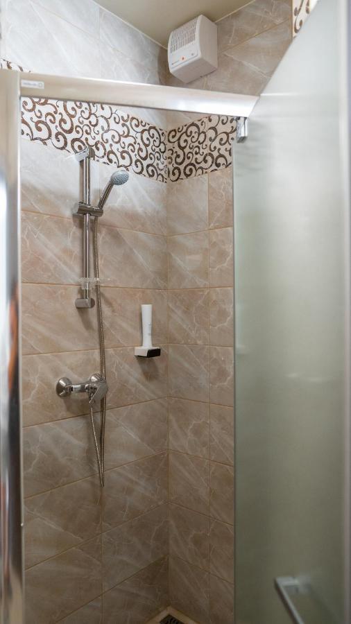 Fonix Apartman Lenti Buitenkant foto