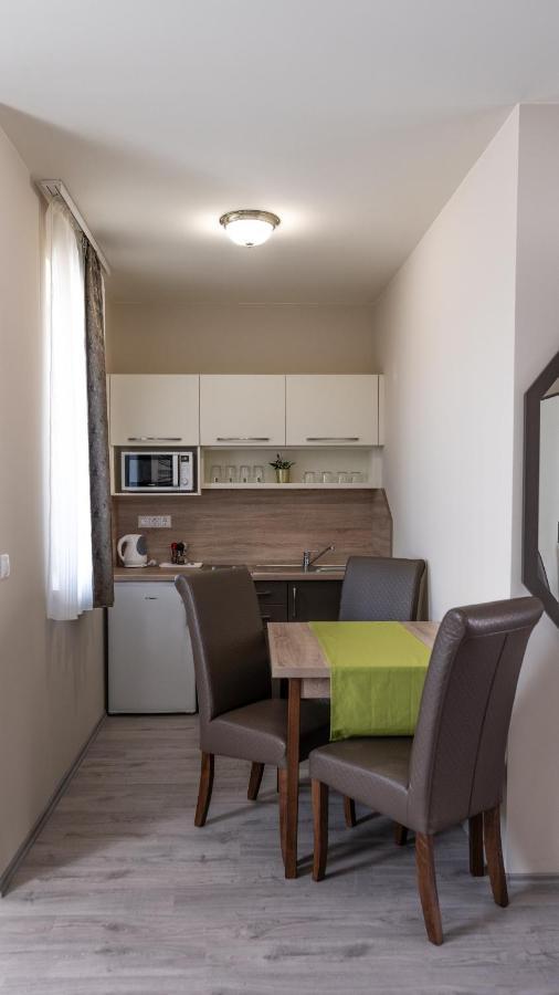 Fonix Apartman Lenti Buitenkant foto
