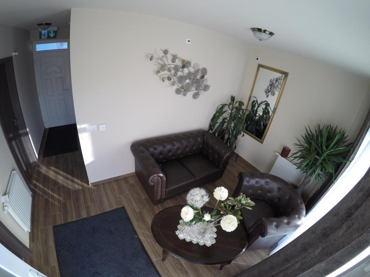Fonix Apartman Lenti Buitenkant foto