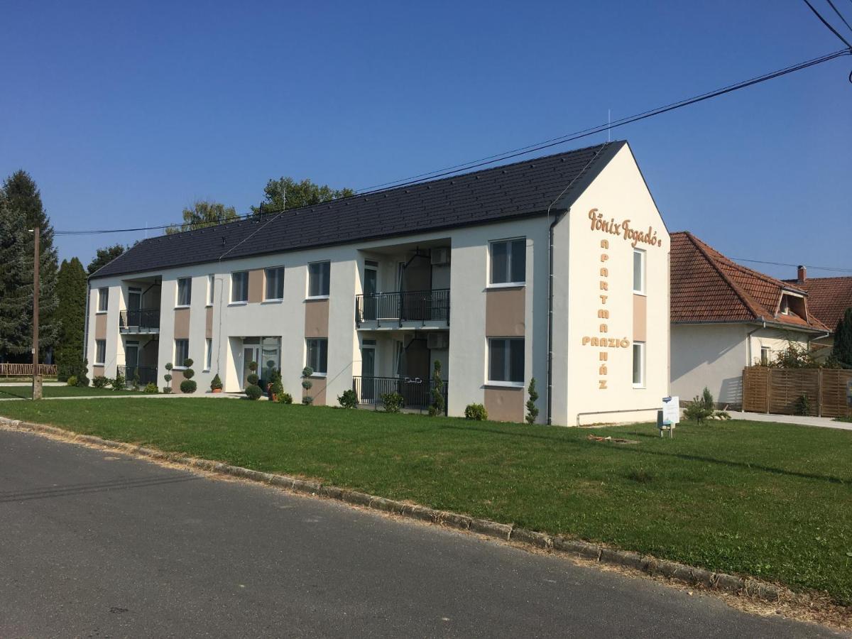 Fonix Apartman Lenti Buitenkant foto